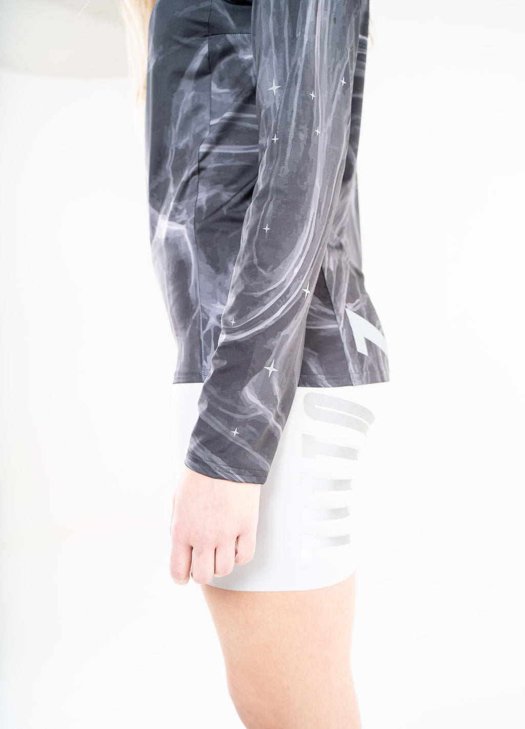 GREY NEBULA LONGSLEEVE